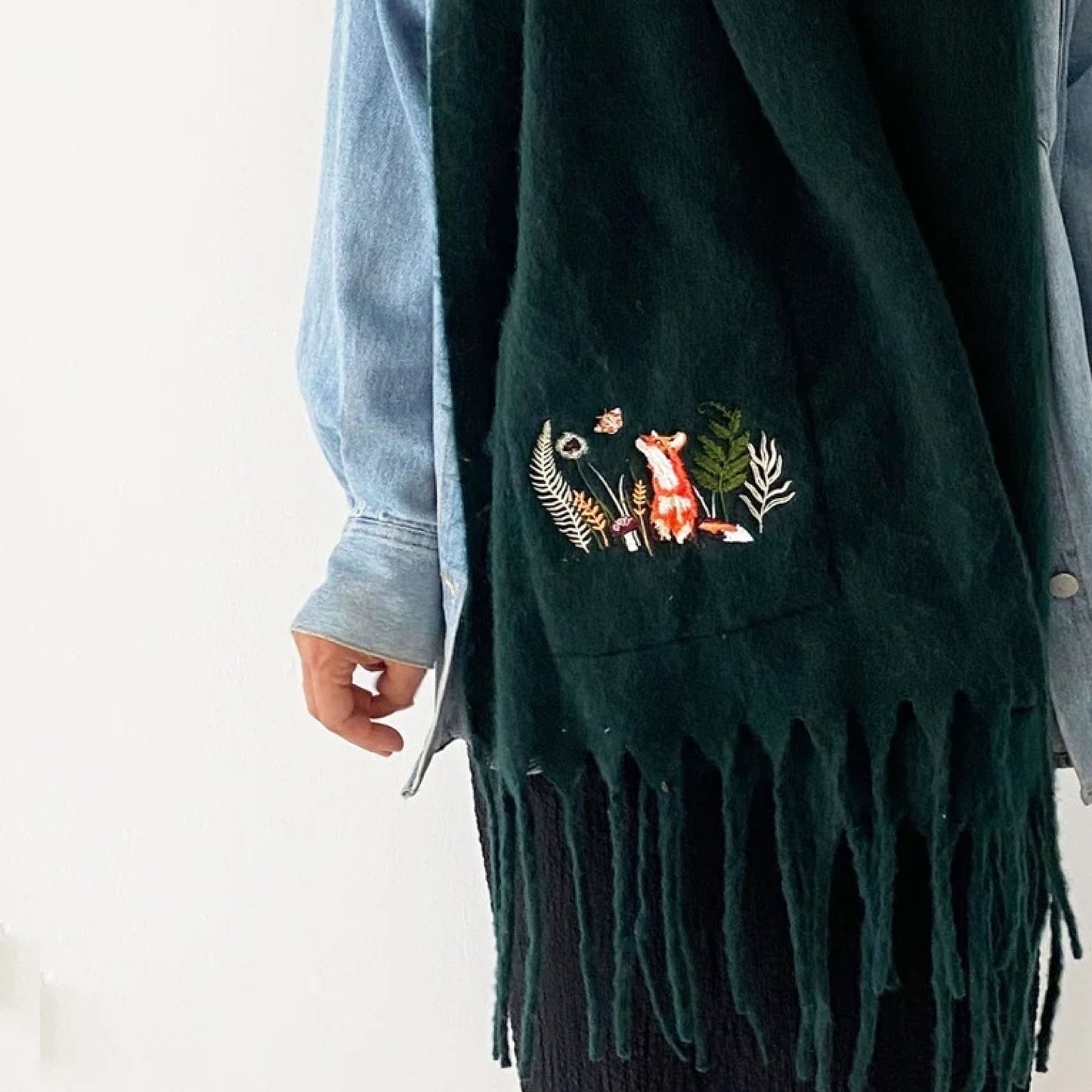 House of disaster-Secret Garden-Sjaal-Vos