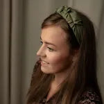 Groene linnen hoofdband met ruches HANDGEMAAKT