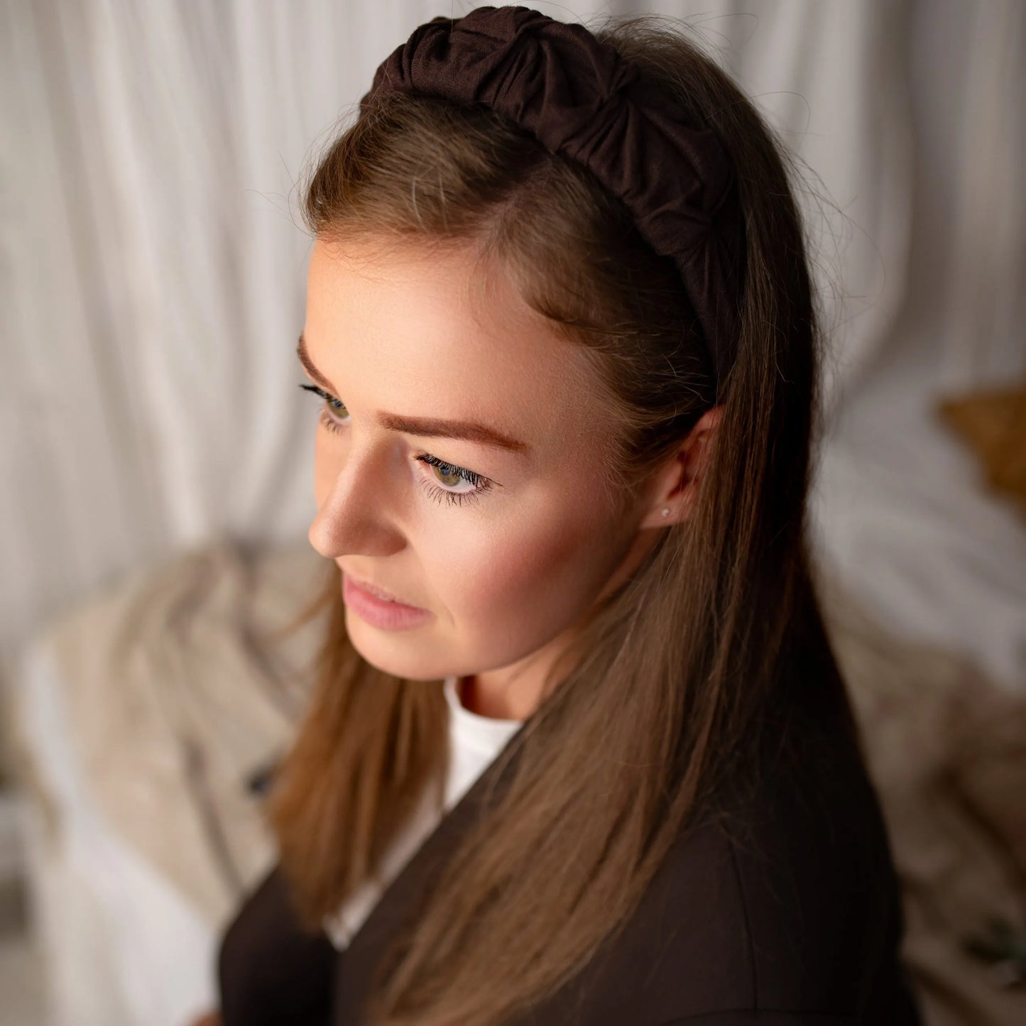 Opaska na głowę z falbanką z lnu w kolorze czekoladowego brązu, ręcznie robiona