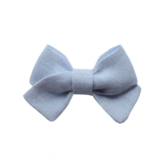 Kleine lichtblauwe strik HANDGEMAAKT