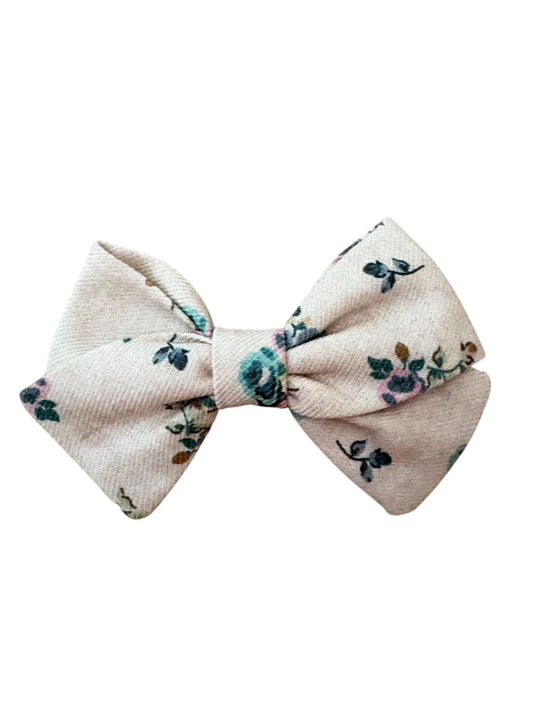 Medium ecru strik met bloemen HANDGEMAAKT