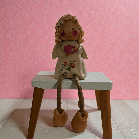 Anioł z filiżanką - Siedzący - Ciasto solne - Ręcznie robiony - Dekoracja